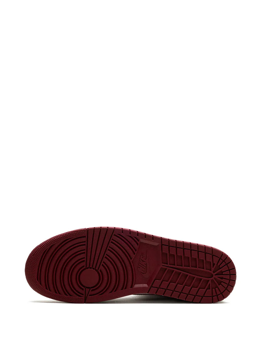 Air Jordan 1 Retro High OG – Team Red