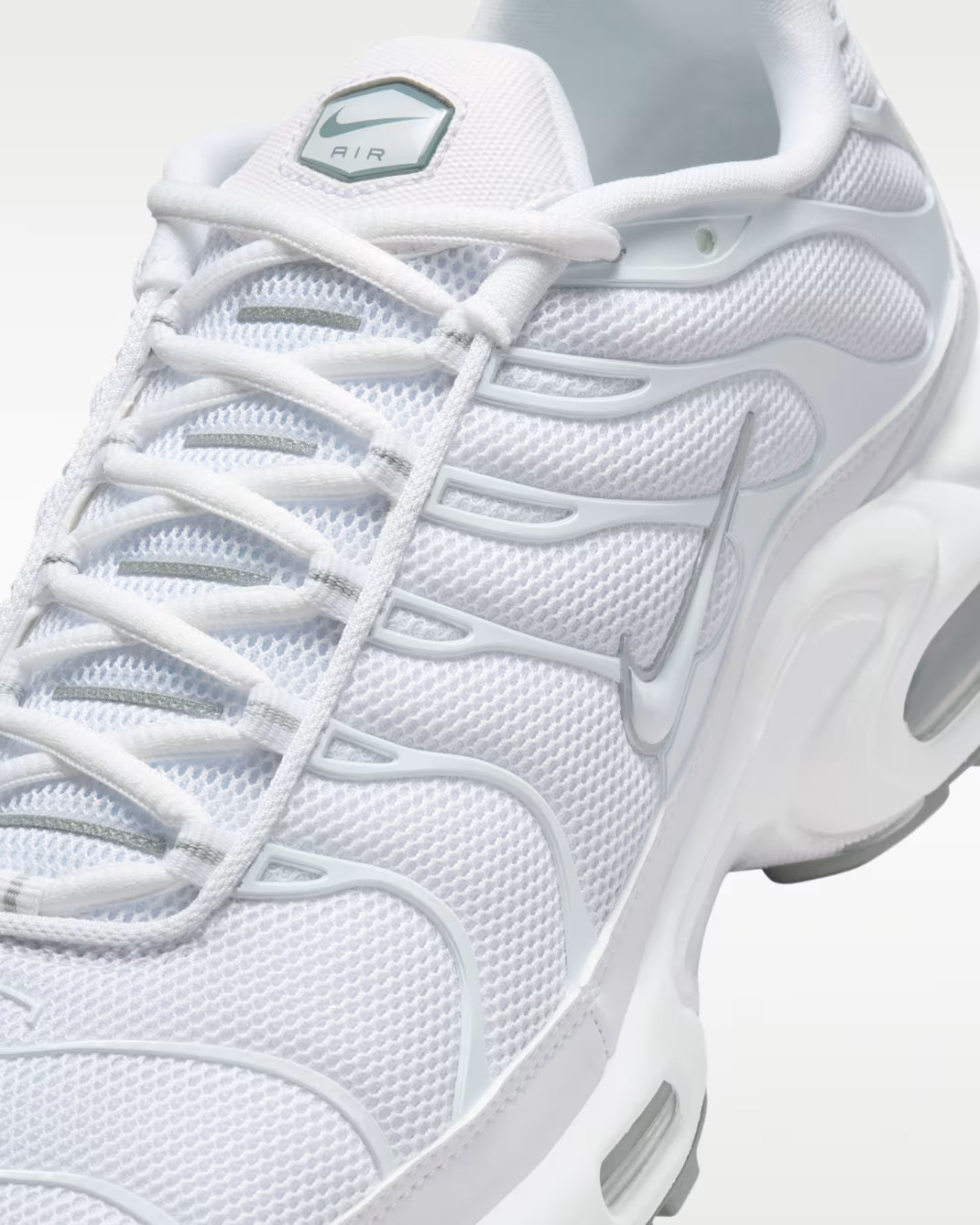 Nike Air Max Plus – White/Black/Cool Grey