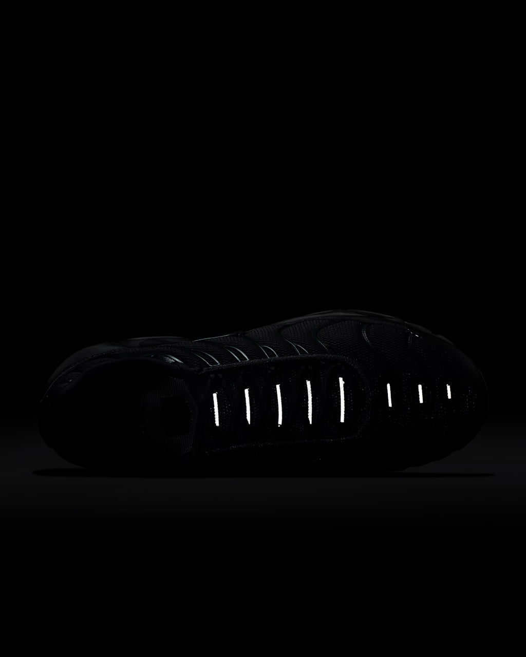 Nike Air Max Plus – White/Black/Cool Grey
