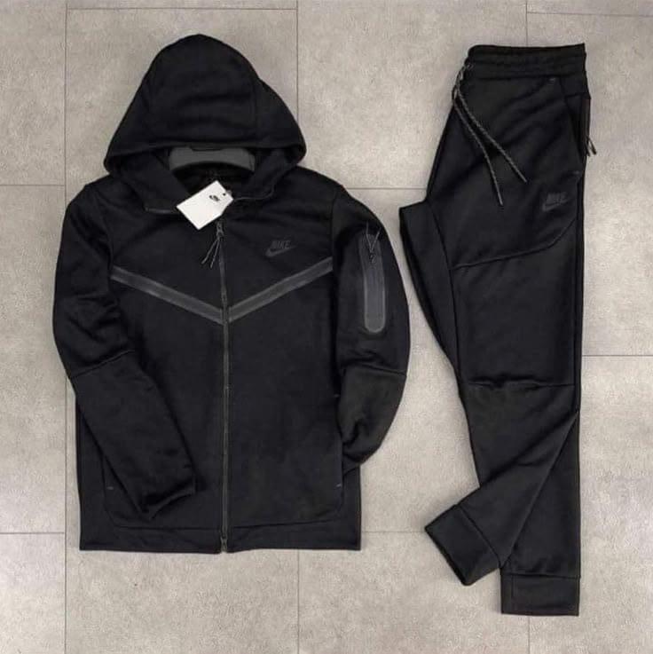 Nike Tech Fleece Tracksuit – Black
