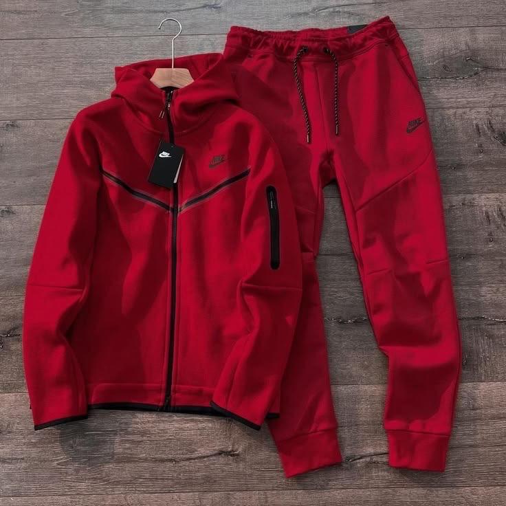 Nike Tech Fleece Tracksuit – University Red