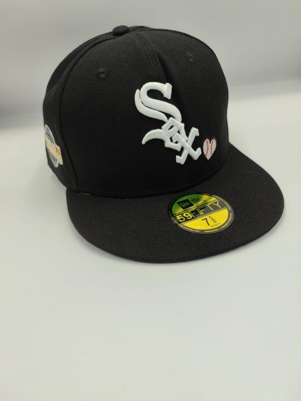 New Era Chicago White Sox 59FIFTY Fitted Cap – Heart Edition (Black)