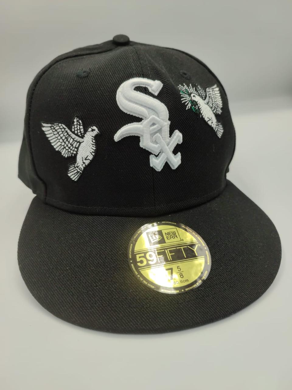 New Era Chicago White Sox 59FIFTY Fitted Cap – Dove Edition (Black)